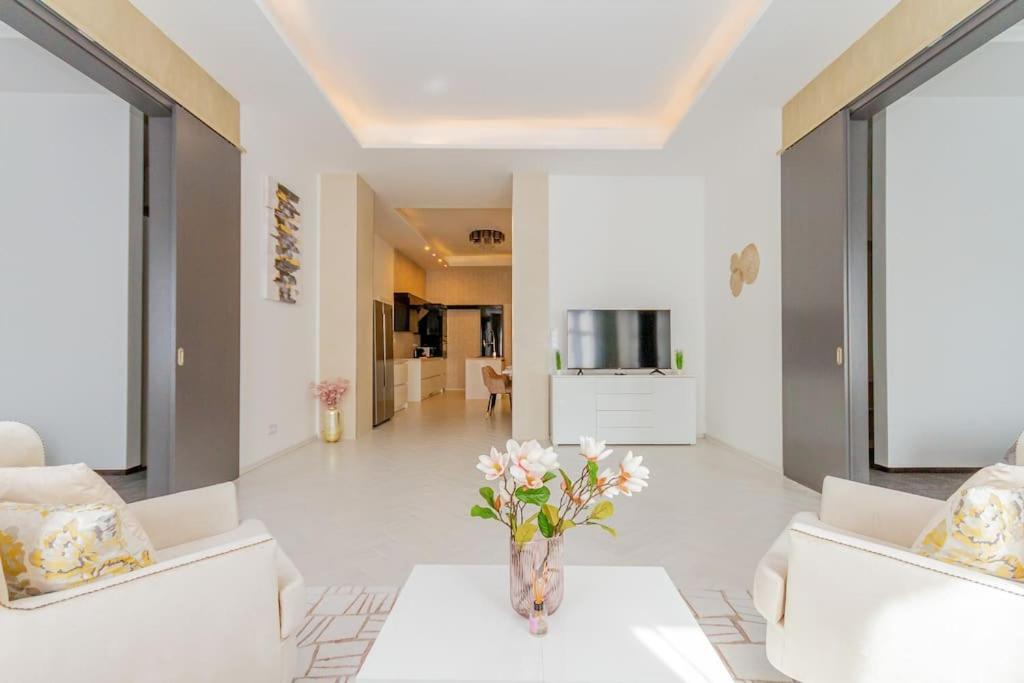 The Opulent Oasis By Newave Apartments Budapest Exterior foto